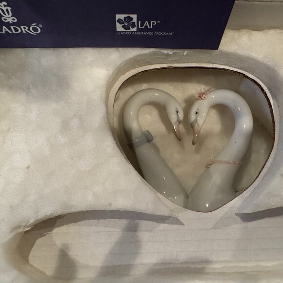 Timeless Lladro Endless Love Swans - Picture 4 of 6